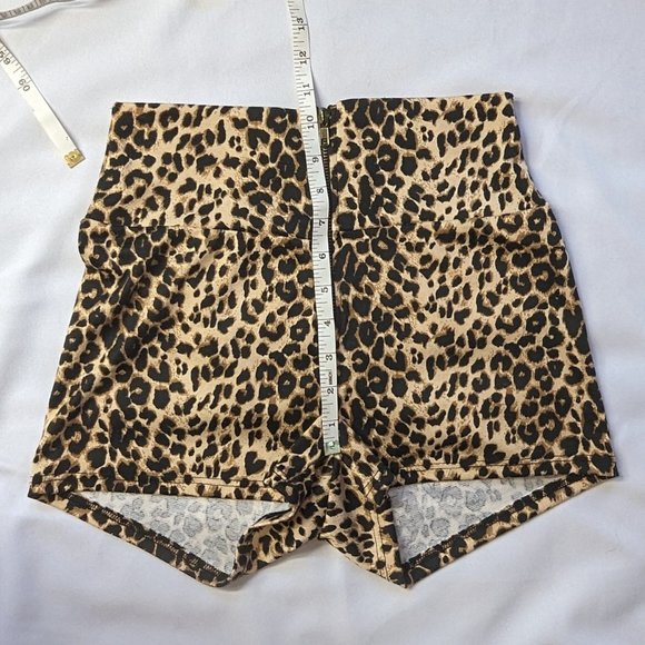 Small high-waisted form-fitting leopard print shorts w/ zipper EUC - Picture 4 of 5